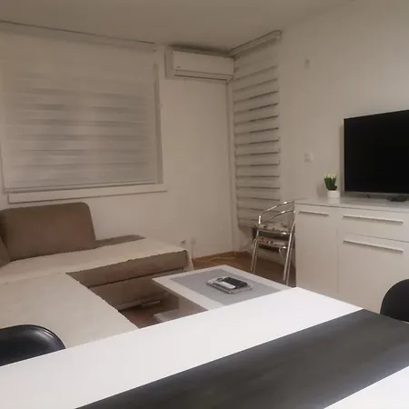 Apartment Mdm