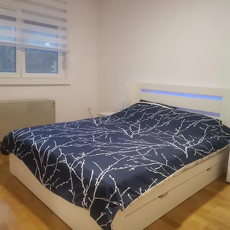 Apartment Mdm *