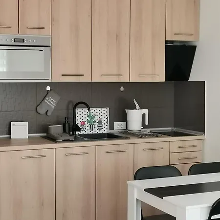 Mdm Apartment *